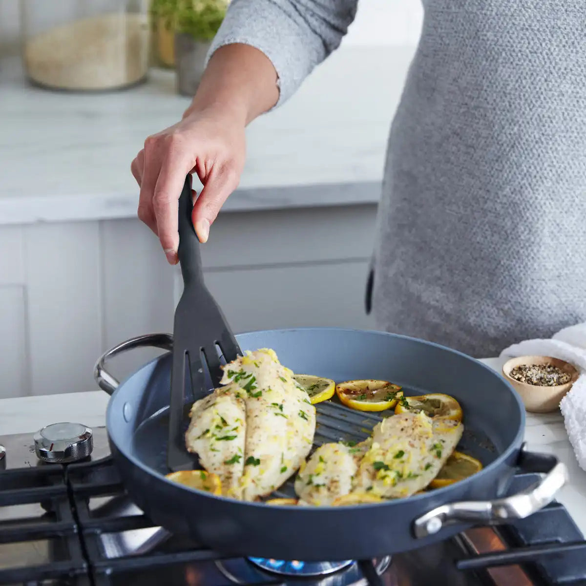 Platinum Silicone Fish Turner | Gray