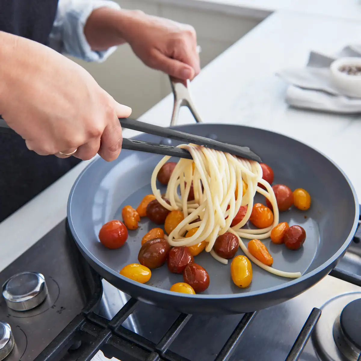 Platinum Silicone Tongs | Gray