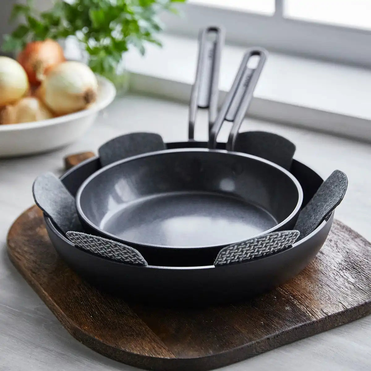 Stanley Tucci™ Ceramic Nonstick 11-Piece Cookware Set | Milano Black