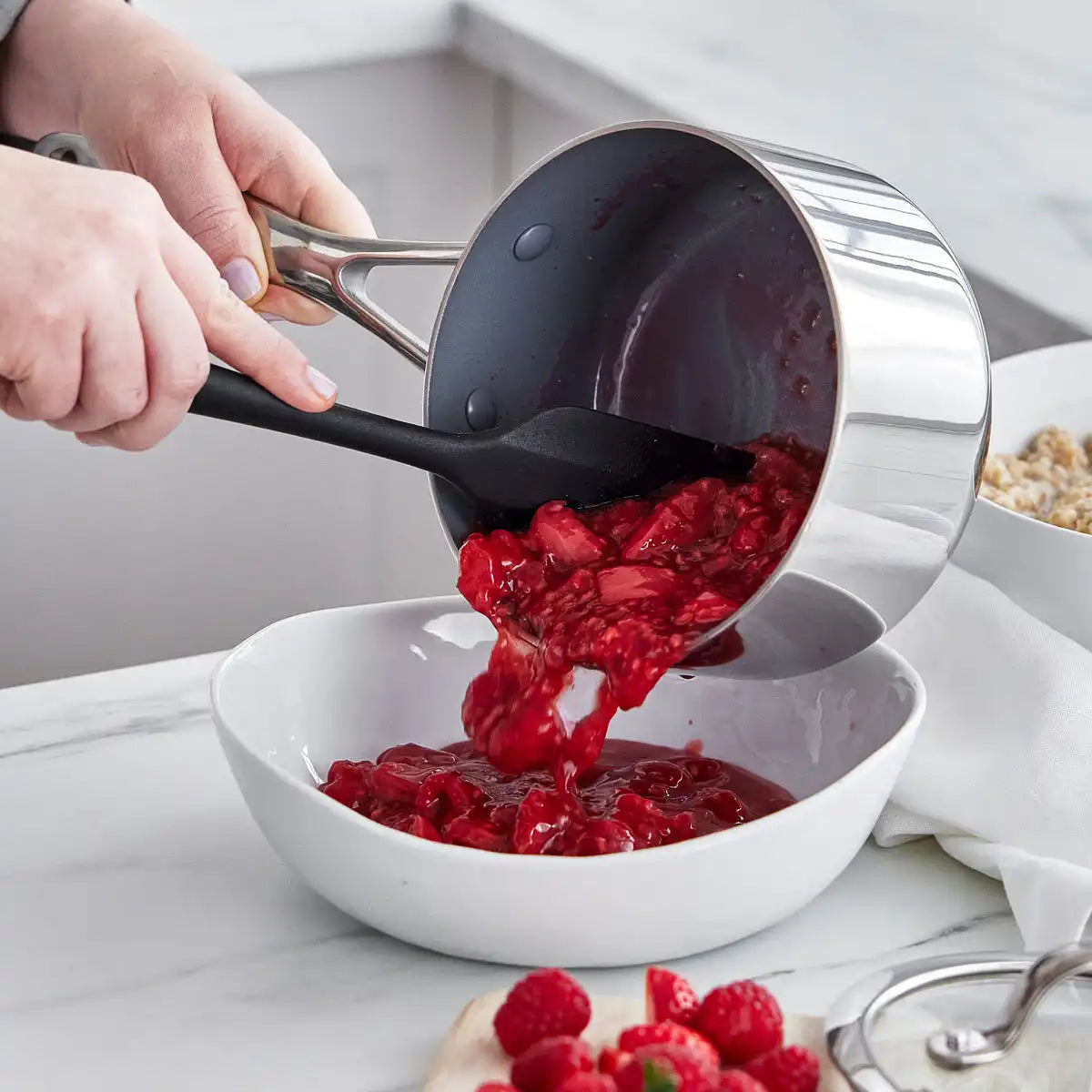 Valencia Pro Stainless Steel 1.6-Quart Saucepan with Lid