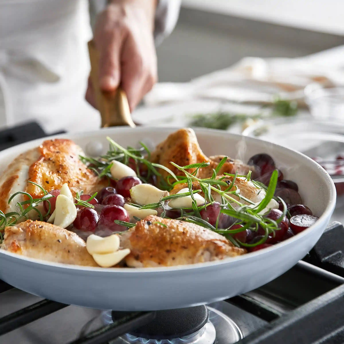 Reserve Pro Ceramic Nonstick 10-Piece Cookware Set | Glacier