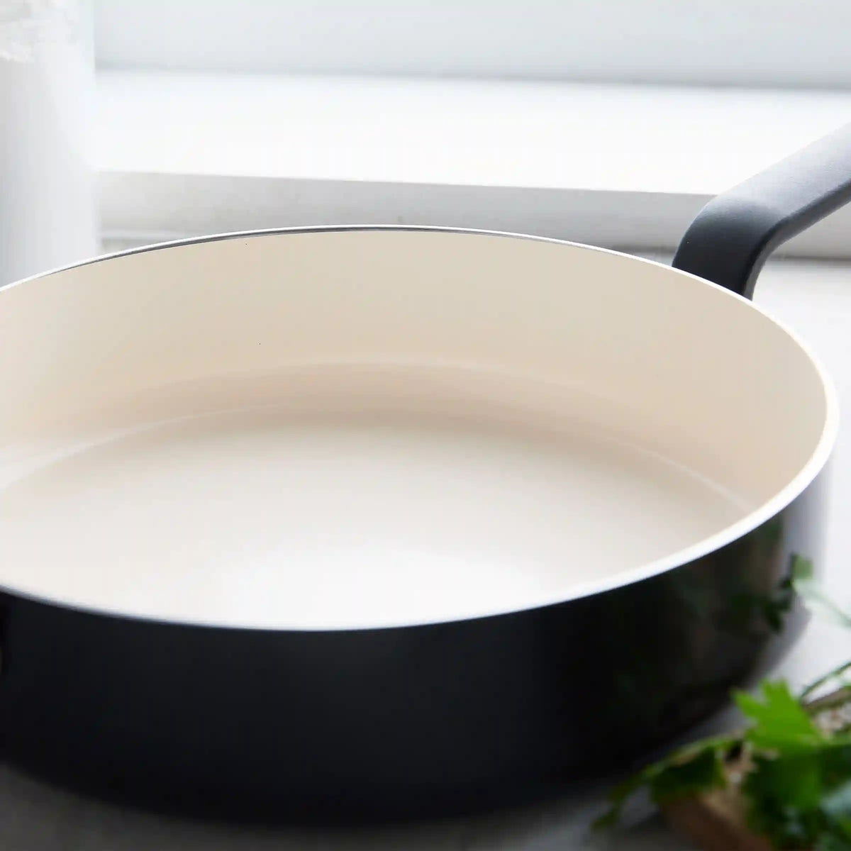 Rio Advanced Ceramic Nonstick 5-Quart Sauté Pan with Lid | Black