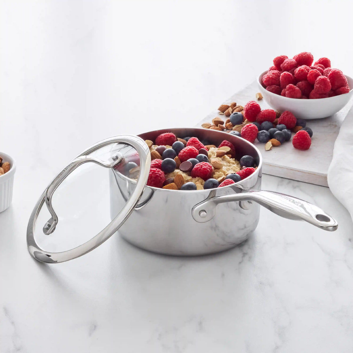 Valencia Pro Stainless Steel Uncoated 1.6-Quart Saucepan with Lid