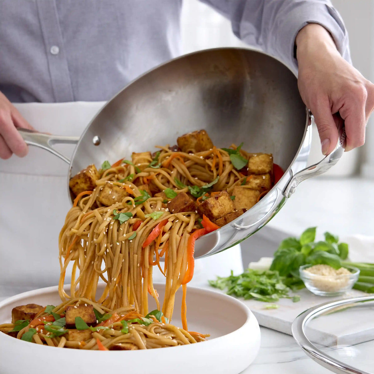 Valencia Pro Stainless Steel Uncoated 12" Wok with Lid