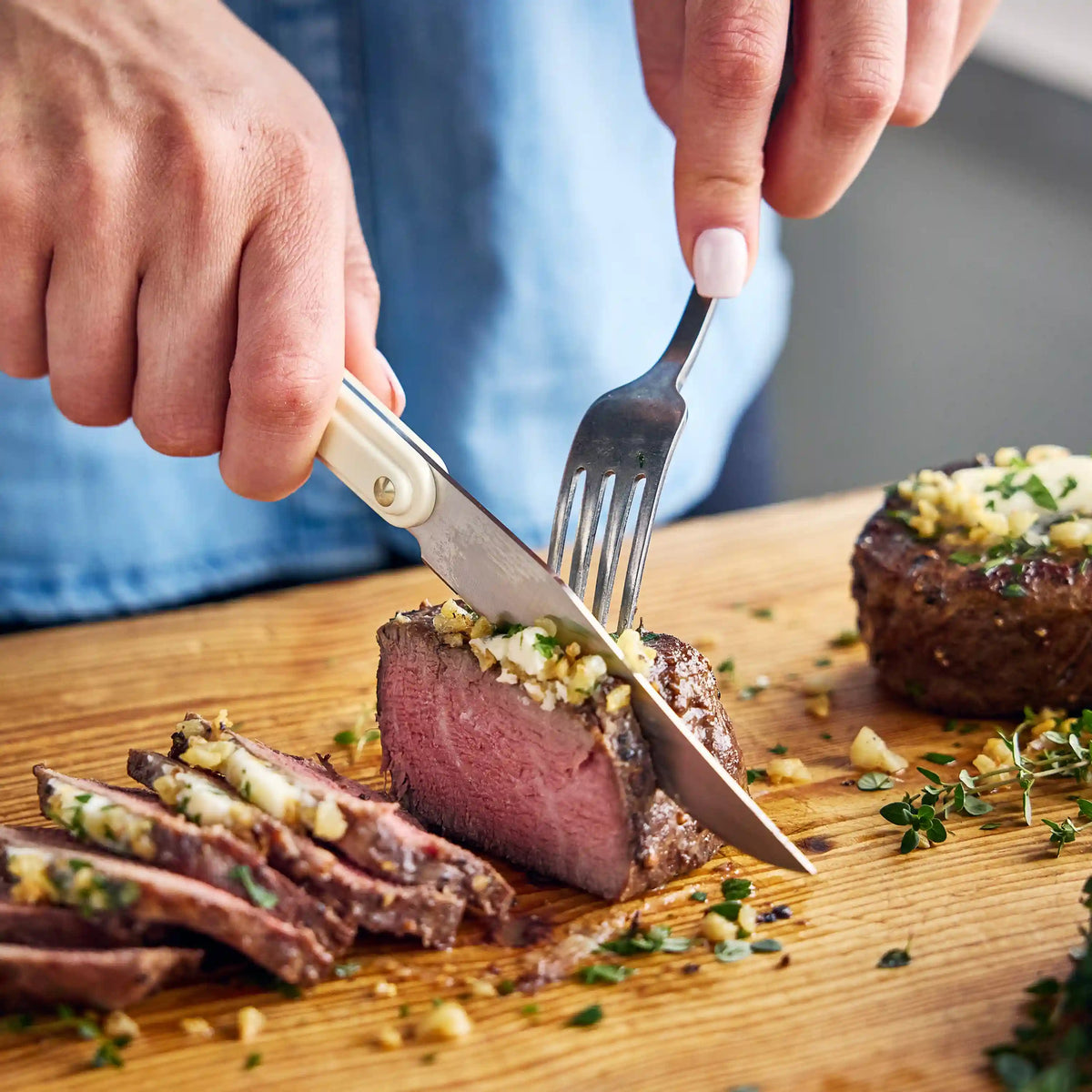 Stanley Tucci™ 6-Piece Steak Knife Set with Wood Tray | Carrara White