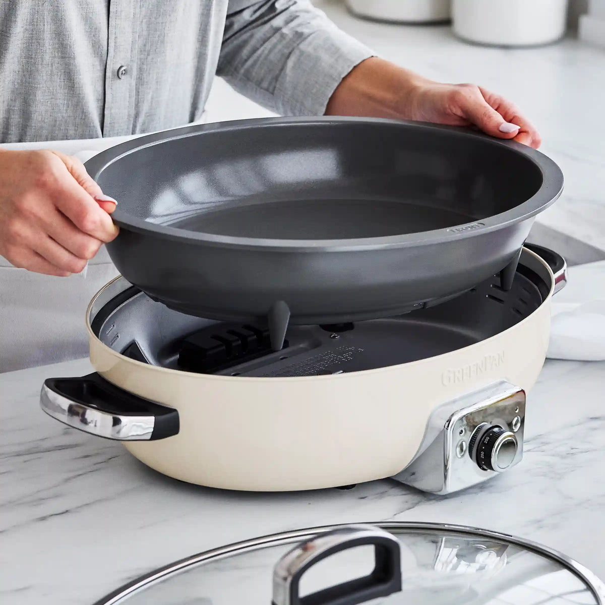 Elite 5.5-Quart Oval Electric Skillet | Cream